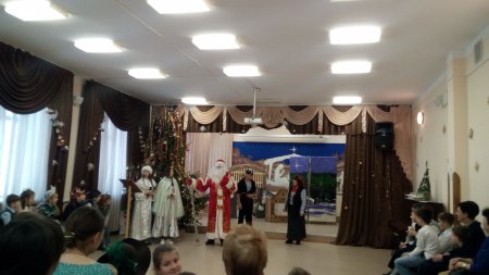 9 января в Православной гимназии Серафима Саровского прошли утренники для обучающихся 1-5 классов и рождественский бал для обучающхся с 6 по 11 классы.