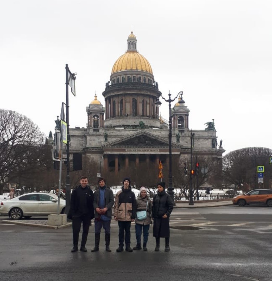 Призовая поездка в Санкт-Петербург за победу в интеллектуальном турнире по истории Новосибирской области